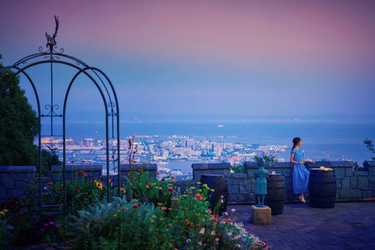 kobe-nubiki-herb-garden-offers-a-panoramic-view-of-the-night-view-with-a-beer-terrace-and-illuminations-1753317628.jpg