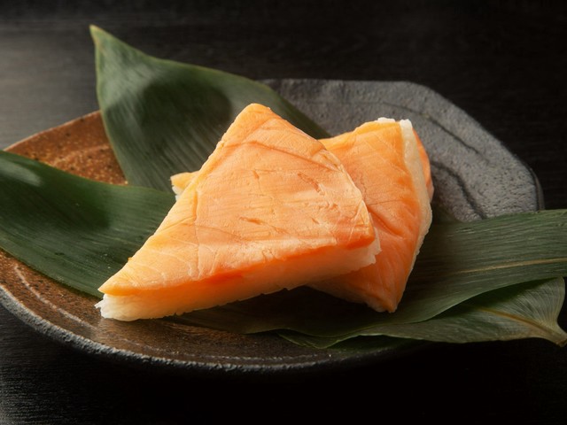 masu-sushi-a-classic-ekiben-dish-actually-originated-from-sweetfish-sushi-its-roots-were-as-a-gift-to-the-shogun-which-was-highly-praised-by-tokugawa-yoshimune-1761176773.jpg