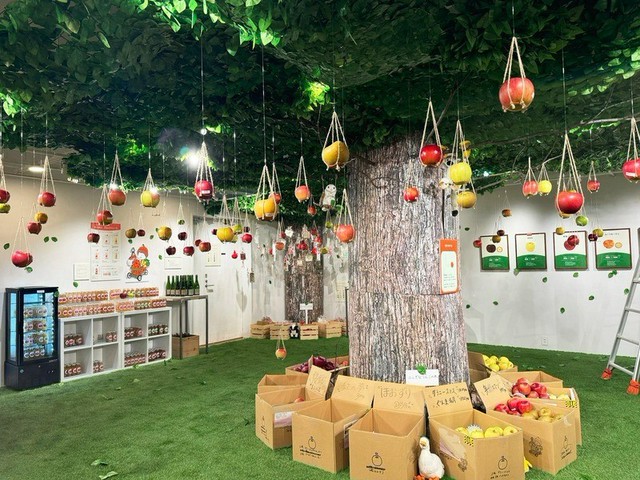 experience-real-apple-picking-at-shibuya-parco-lets-enjoy-a-wide-variety-of-apples-and-apple-pie-1762818338.jpg