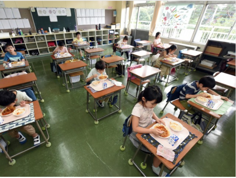 to-reduce-the-risk-of-infection-in-the-serving-some-schools-provide-simple-meals-to-the-school-children-1632213501-1.png