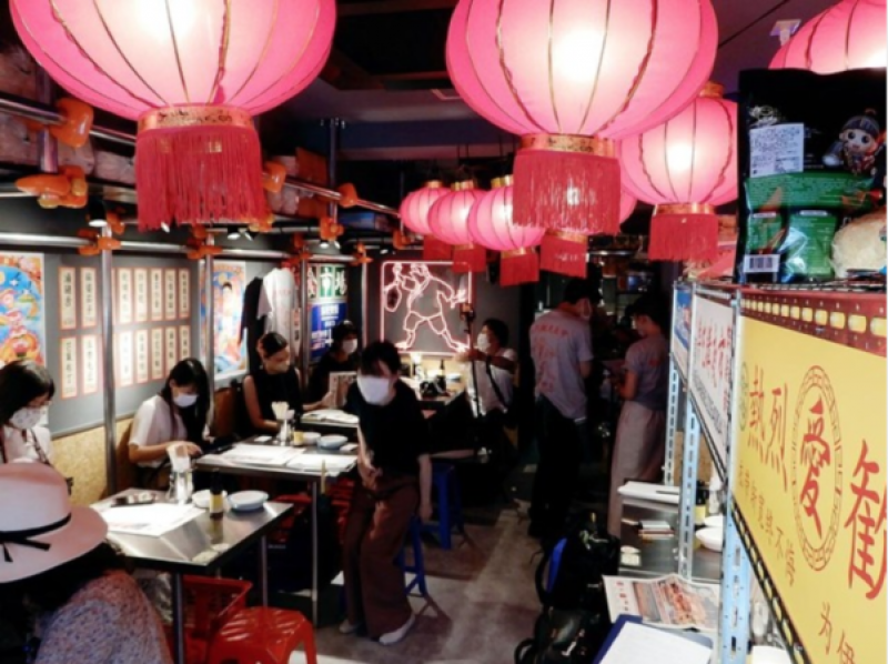 -recreating-asian-food-stalls-feel-like-traveling-to-a-new-spot-1632728949-1.png