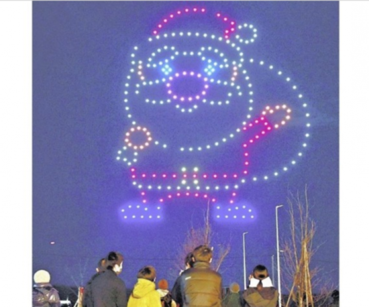 christmas-drone-show-1639709401-1.png